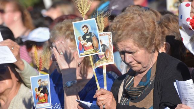 Una multitud veneró a San Cayetano
