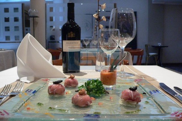 El Ejército contrató lunch y desayuno que incluye show de bondiola y de pernil
