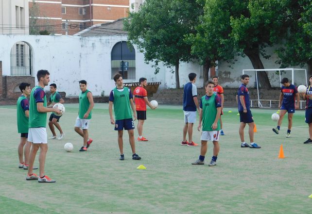 Ateneo Inmaculada regresó a los entrenamientos alternando la sede central y el predio de la autopista Santa Fe-Rosario.