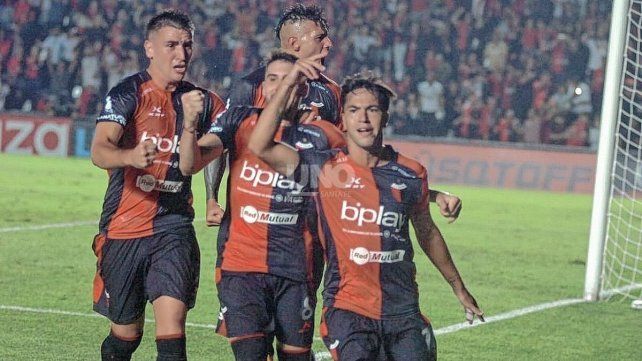 Colón visita este sábado a Deportivo Morón.