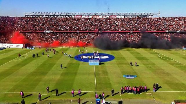 Espectacular recibimiento de los hinchas en el Clásico