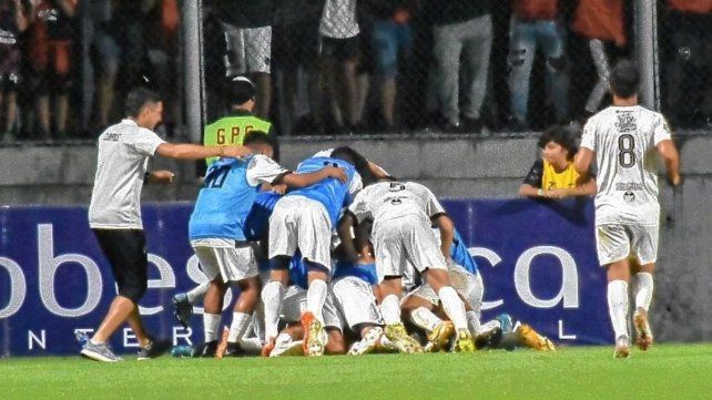 Claypole dejó afuera a los de Rorario.