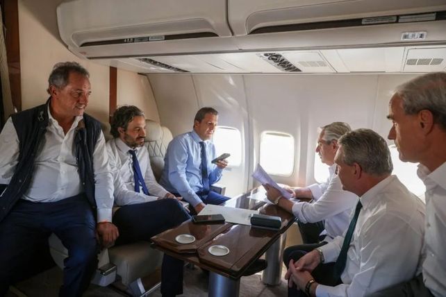 Todos juntos. Tras frenéticas negociaciones
