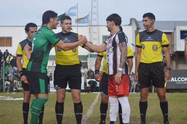 Este domingo en la ciudad de Crespo se juró la &nbsp;primera final del Torneo de la Liga de Fútbol de Paraná Campaña.