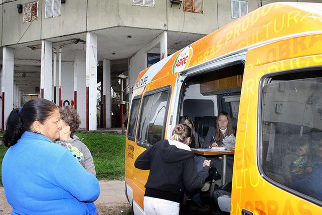 Plan Abre: la oficina móvil está hoy en barrio Santa Rosa de Lima