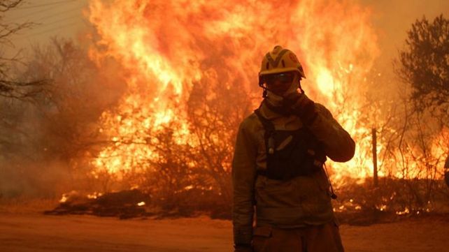 Graves incendios forestales en las Sierras de Córdoba