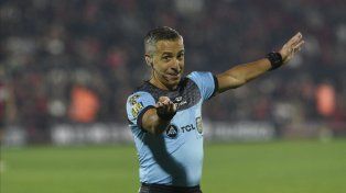 Hernán Mastrángelo, el árbitro de Newells ante Barracas Central.