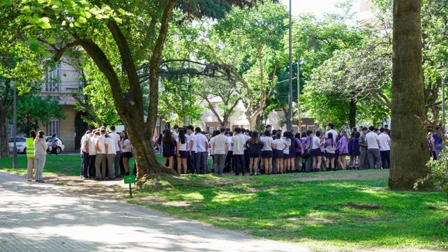 Evacuaron el colegio Madre Cabrini por una fuga de gas.