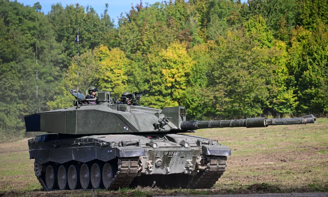 El tanque pesado Challenger 2 es el arma más potente del ejército británico. Londres enviará un escuadrón de 12 unidades a Ucrania.