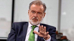 El audio en el que califican de huevón al embajador Rafael Bielsa derivó en la renuncia de la directora de comunicaciones de la Cancillería chilena.