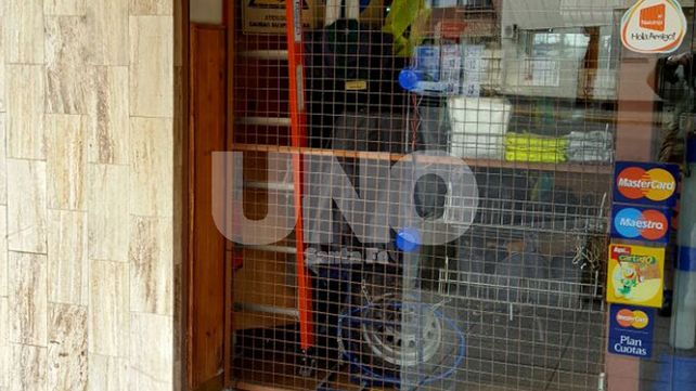 Robaron en la madrugada dos negocios de barrio Constituyentes