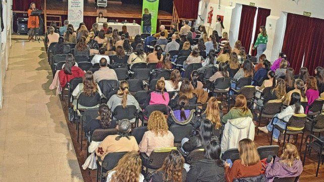 Más de 150 personas participaron de una jornada sobre lactancia promovida por el Ministerio de Salud.