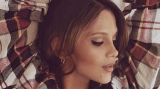 La imagen bien sexy de Barbie Vélez a puro corpiño blanco