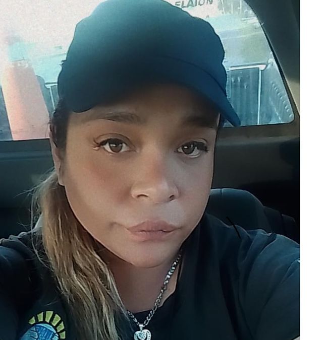 Después de capacitarse en Seguridad Vial, Jazmín ingresó a Tránsito de Fighiera. 