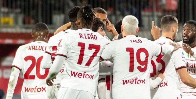 El campeón Milan ganó y quedó como uno de los escoltas de líder Nápoli