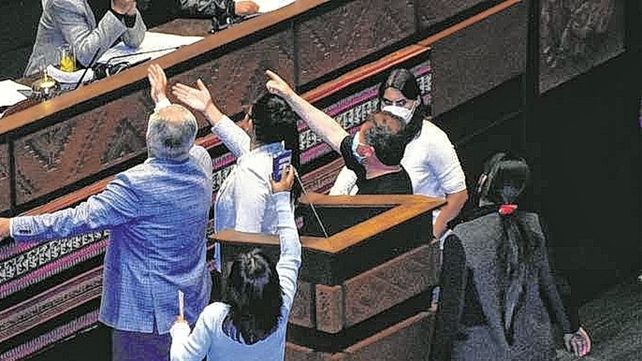 Dos legisladoras de Bolivia se pelearon en plena sesión&nbsp;