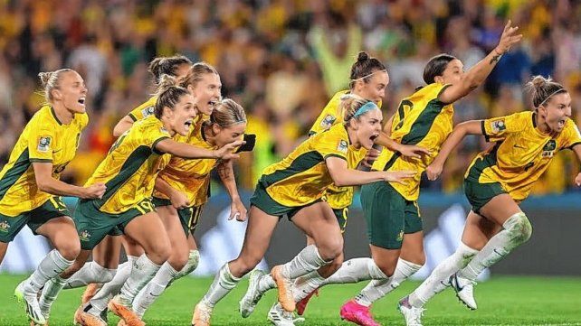 Australia eliminó por penales a Francia y se metió en las semifinales del Mundial femenino.