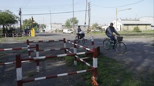 Crimen de un chico. Carriego y las vías del Ferrocarril, a pocos metros del cruce con Rafaela., el lugar donde&nbsp; apuñalaron a Lautaro Donaire..