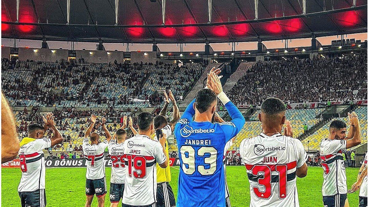 San Pablo, con el gol de Calleri, ganó la primera final