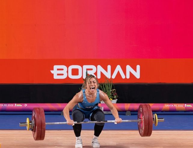 La sanjorgense María Luz Casadevall volvió a cumplir una actuación sobresaliente y obtuvo la medalla de plata en levantamiento de pesas, en 61 kilos.