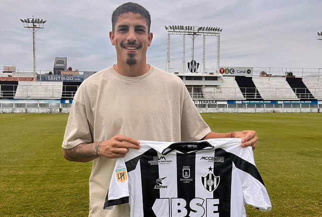 Nazareno Funez fue presentado por el Ferroviario como refuerzo para el torneo y la Libertadores.