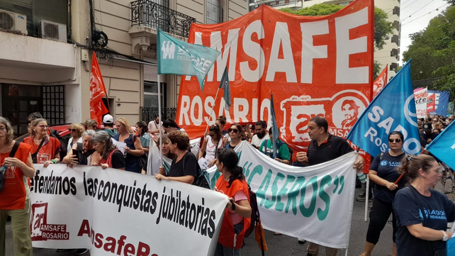 Marcha de docentes públicos y privados