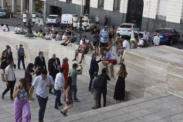 Con un emotivo discurso, Javkin trazó los lineamientos de su gestión