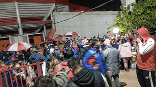 Hinchas de Unión se movilizaron en contra de la gestión de Spahn