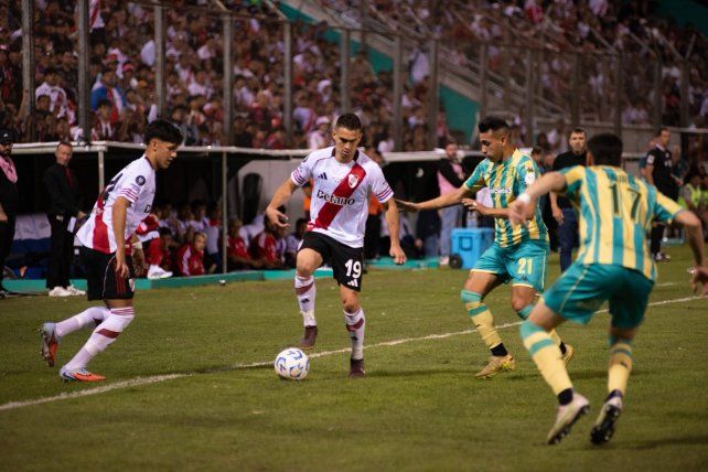 El Millonario recién pudo achicar la diferencia cerca del cierre del partido en Salta.