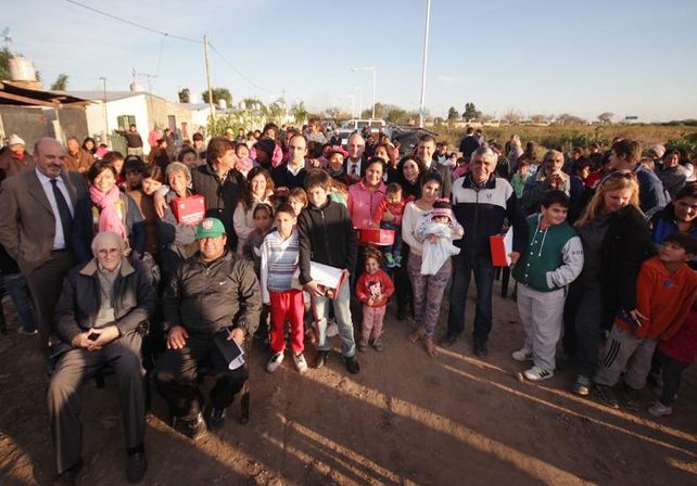 Ya se entregaron 28 nuevas viviendas en la Costanera de la Reserva Urbana del Oeste