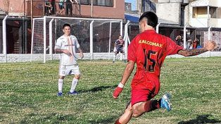 En Mendoza al 4.000, Newell´s de barrio Roma empató 0 a 0 con Cosmos FC.