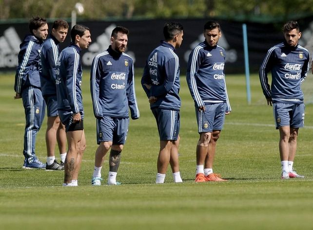 Argentina adelantó su entrenamiento para ver Nigeria-Islandia