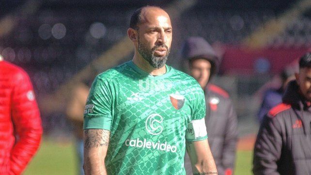 Marcos Díaz rompió el silencio y le apuntó al DT de Colón Martín Minella. Marcos Díaz rompió el silencio y le apuntó al DT de Colón Martín Minella.