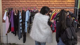 La estabilidad de los precios y las promociones agresivas atenuaron los índices en la baja del consumo minorista.