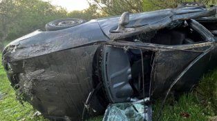 Despistó al intentar esquivar un pozo y terminó volcando cerca de María Grande