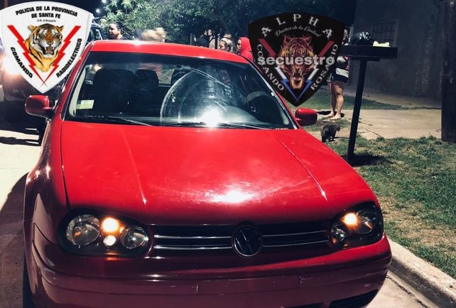 El auto que podría haber utilizado los autores del crimen en La Saladita.