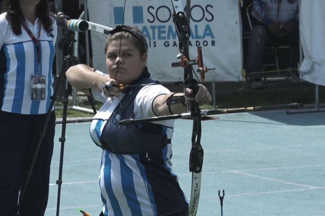 Esplendorosa actuación de una santotomesina en Guatemala