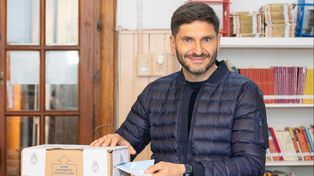El goberandor Pullaro emitió su voto en Hughes.