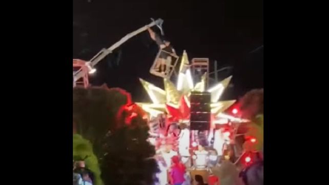 Carnaval de Gualeguaychú: dos heridos al caer de una grúa