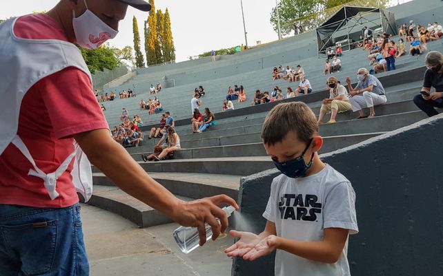 Luego de 10 meses de pandemia regresaron los espectáculos al Anfiteatro Municipal.