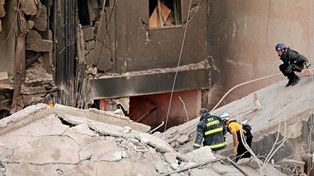Continúa la búsqueda de los desaparecidos en Rosario luego del derrumbe de un edificio por un escape de gas