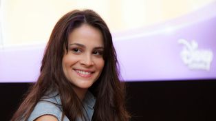 La actriz y cantante Micaela Riera dará vida a Fabiana Cantilo.&nbsp;