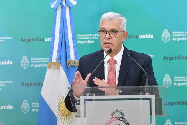 El ministro de Agricultura