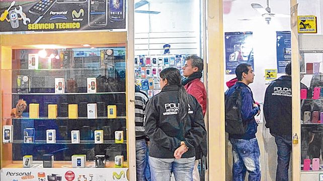 Cuevas. Las autoridades procuran ahora cortar el circuito del robo y la venta de teléfonos celulares.