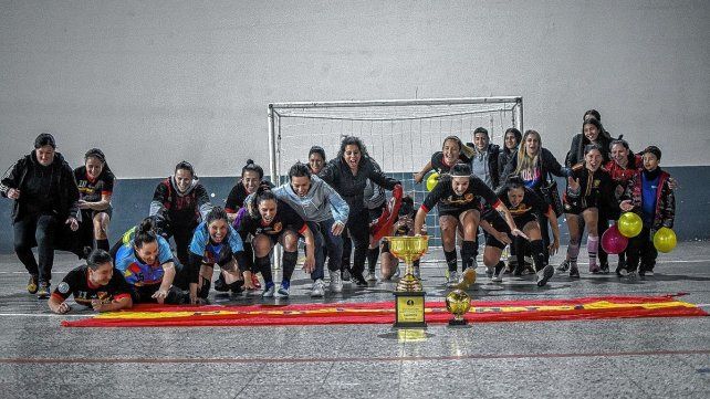 Español se quedó con el título en el Apertura de la División Élite.