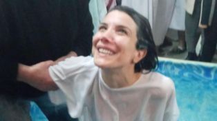 Andrea Rincón decidió formalizar su fe cristiana a través de una ceremonia de bautismo.