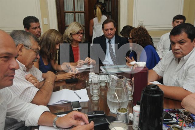 La paritaria provincial con docentes y estatales pasó a un cuarto intermedio
