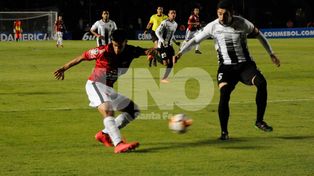 Eduardo Domínguez apuesta un pleno por Nicolás Leguizamón