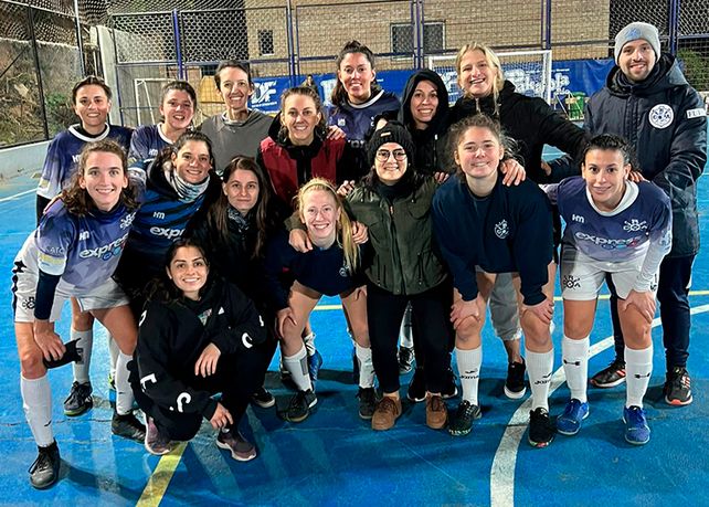 Remeros. El equipo está en el cuarto lugar del Femenino A tras vencer 5-0 a Echesortu.