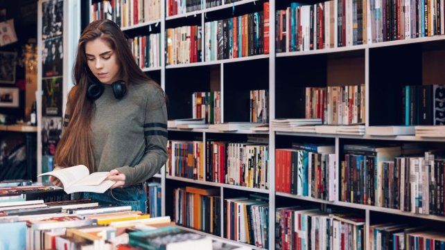 La entidad advirtió que eliminar el precio único del libro favorecería la concentración del mercado y pondría en riesgo la bibliodiversidad y rechaza la desregulación.